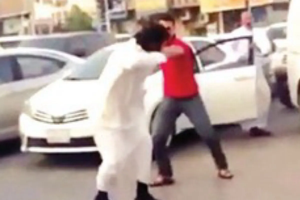 ضبط السلوكيات أثناء القيادة يحد من «غضب الطريق»