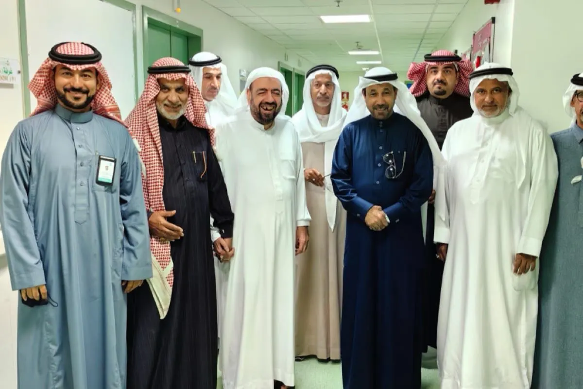 «خيرية تاروت» تدخل الفرحة على مرضى «القطيف المركزي»