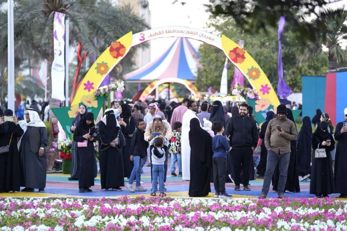60 ألف زائر لـ «مهرجان الزهور».. و«القرني»: يتجه نحو تسجيل رقم قياسي