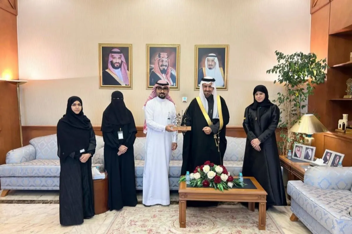 محافظ القطيف يطلع على عرض تفصيلي لـ «تطوعنا يزدهر»