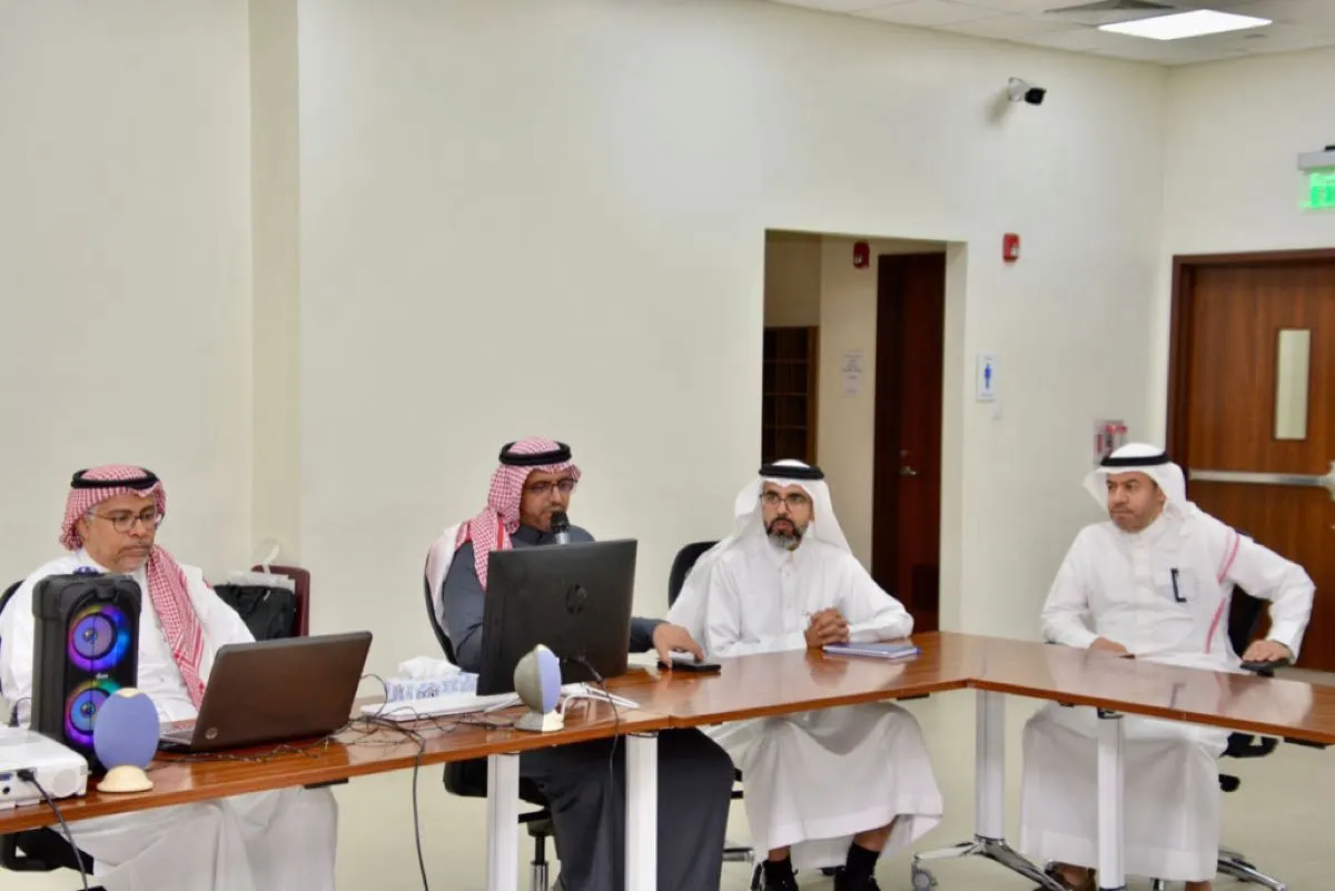 ‏مديرو ثانويات القطيف يبحثون تعزيز نتائج القدرات العامة والتحصيلي