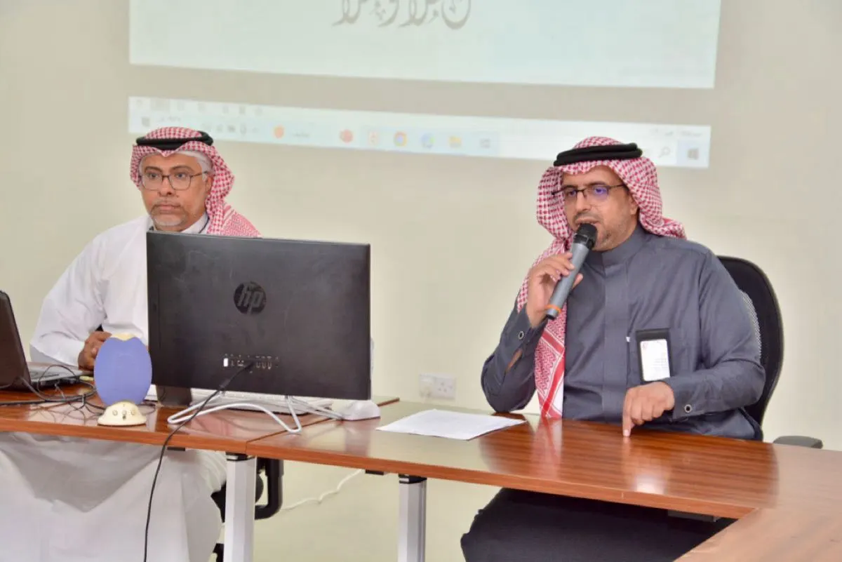 مراجعة الأداء التعليمي واختبارات «نافس» بالقطيف