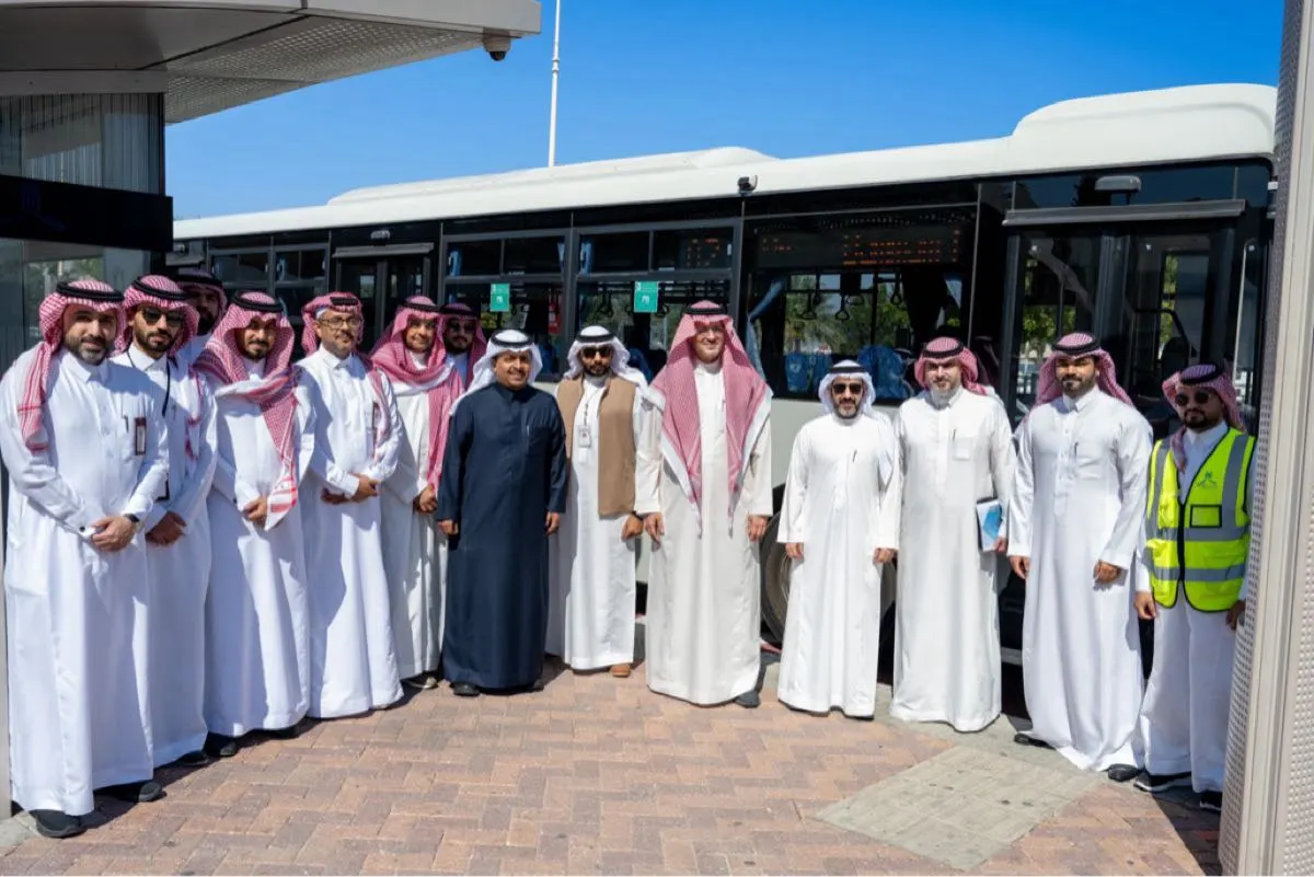 رحلات مجدولة ومنظمة لـ «النقل الترددي بالحافلات» في القطيف