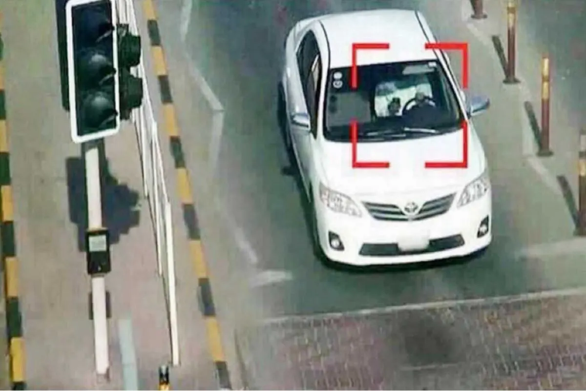 المرور: الجوال أثناء القيادة يُهدد الحياة وغرامته تصل 900 ريال