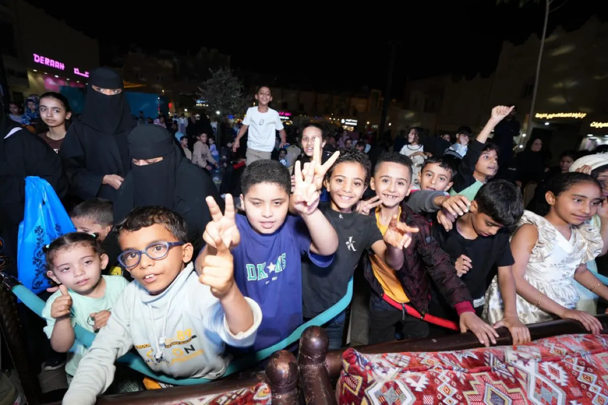 «الحكواتي» وأركان الأسر المنتجة.. فعاليات ترفيهية بمهرجان «سوق الحب»
