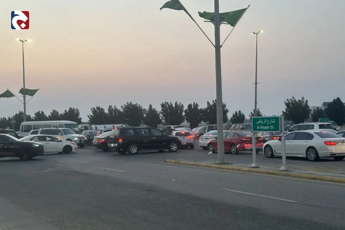 جزيرة تاروت.. مطالب بمعالجة ازدحام مروري خانق في ”تقاطع الأندلس“