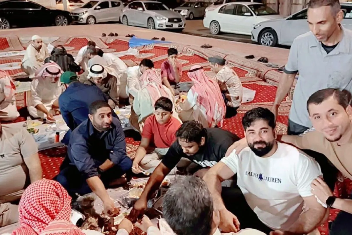 بالصور.. ”فطور رمضاني“ يجمع مكرمي الموتى في القطيف