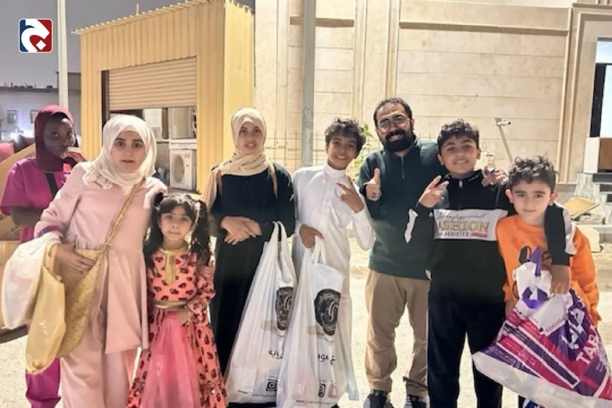 بالصور.. ”البيضاء“ تحتفل بالناصفة.. زينة وتوزيع هدايا وفرحة
