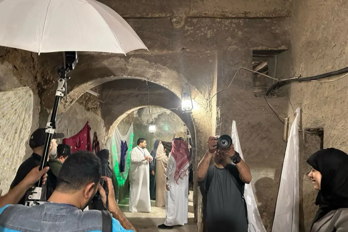تاروت.. ”المسار السياحي“ يستقطب 800 زائر ويُعرفهم على معالم ”الديرة“