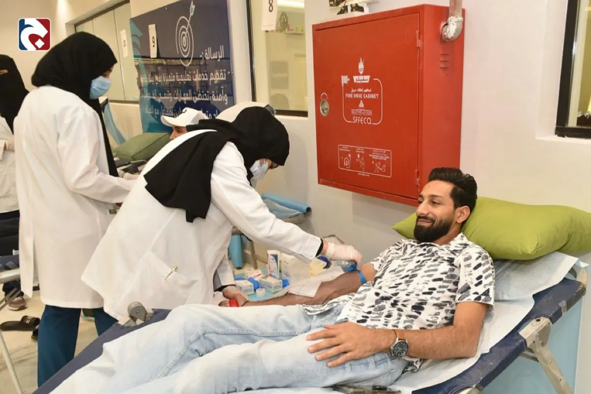 بالصور.. 97 متبرع بالدم في أول أيام حملة التوبي