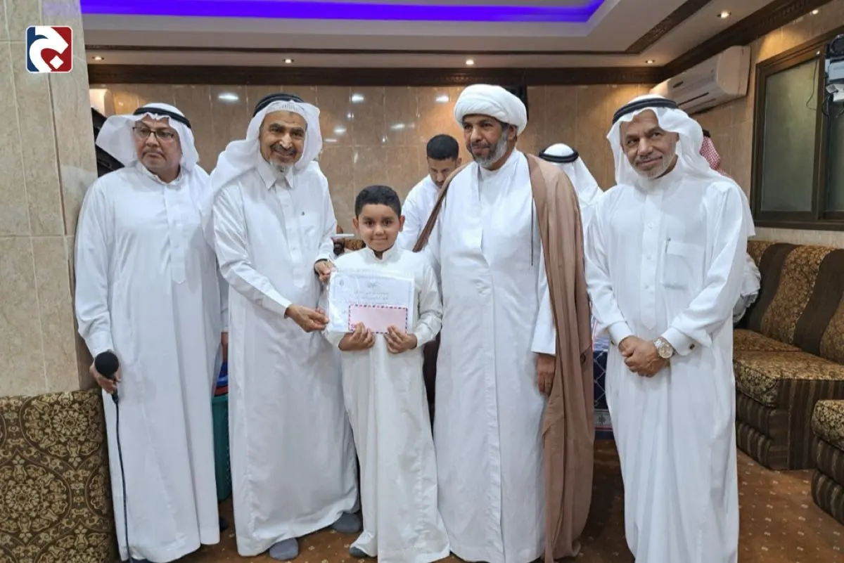 بالصور.. حفل معايدة يجمع أهالي البحاري