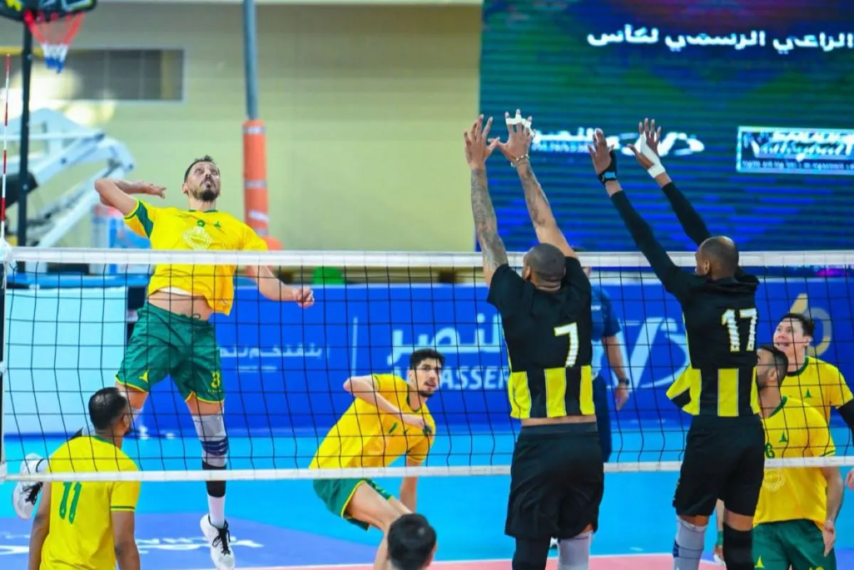 الخليج ”يُطير ب“ الاتحاد ”.. و“ الهلال ”يُكافح“ الابتسام" في افتتاح كأس الاتحاد للكرة الطائرة
