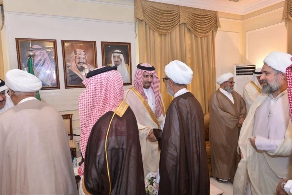 محافظ القطيف يلتقي جموع المهنئين بالفطر