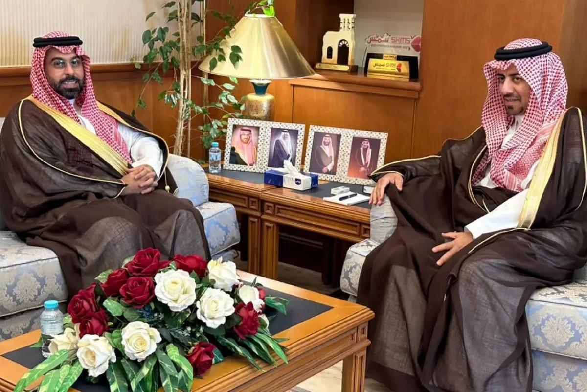محافظ القطيف يبحث إنجازات وبرامج الأندية الرياضية