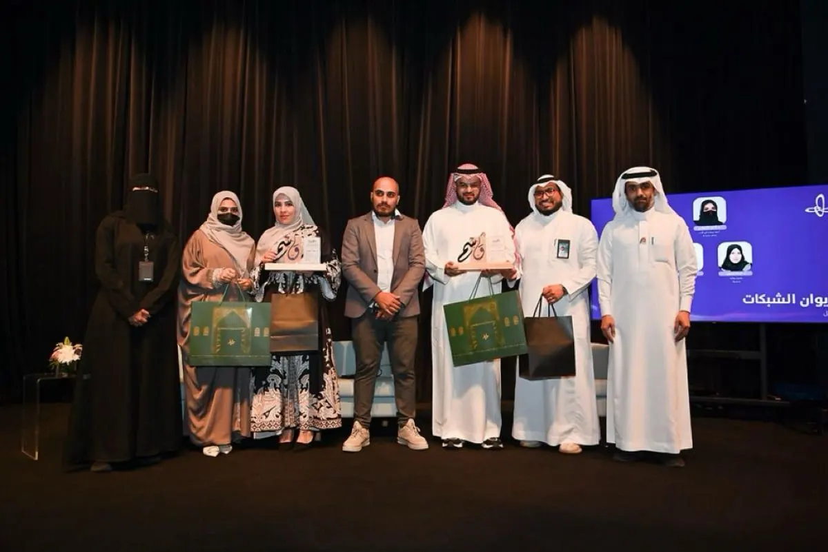 الشعراء آمنة حزمون وعبدالله العنزي يبدعون في أمسية «إثراء»