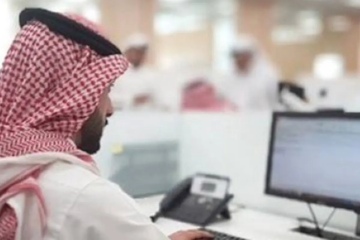 ”لا شورت ولا بيجامات“.. الزي الوطني إلزامي لموظفي الجهات الحكومية