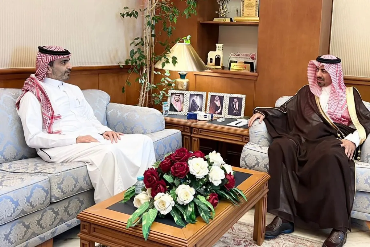 محافظ القطيف يبحث مسيرة وإنجازات نادي «الصفا» بصفوى
