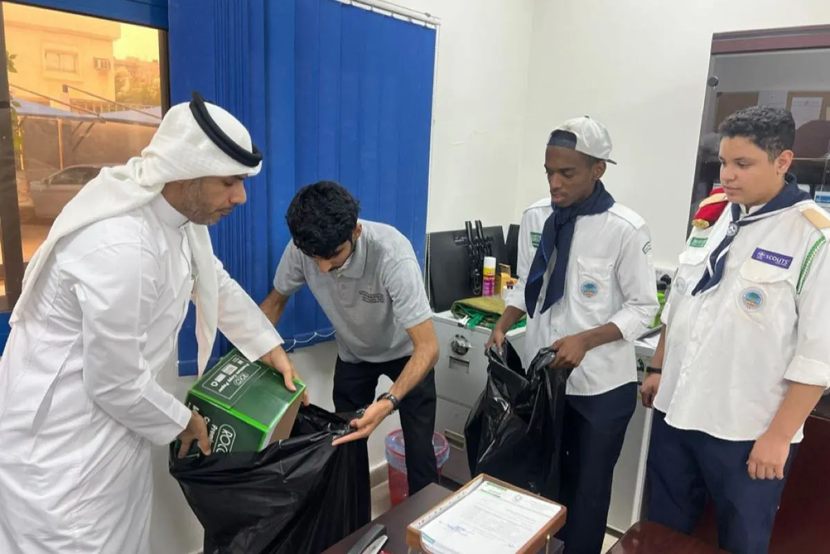 تدوير الورق وترتيب الأشجار في «أسبوع البيئة» بـ «تقني القطيف»