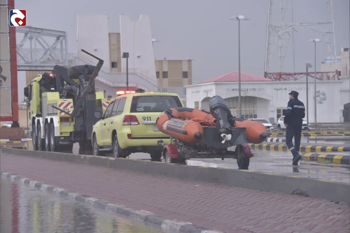 «الدفاع المدني» محذراً: التزموا البقاء في أماكن آمنة وابتعدوا عن تجمُّعات السيول
