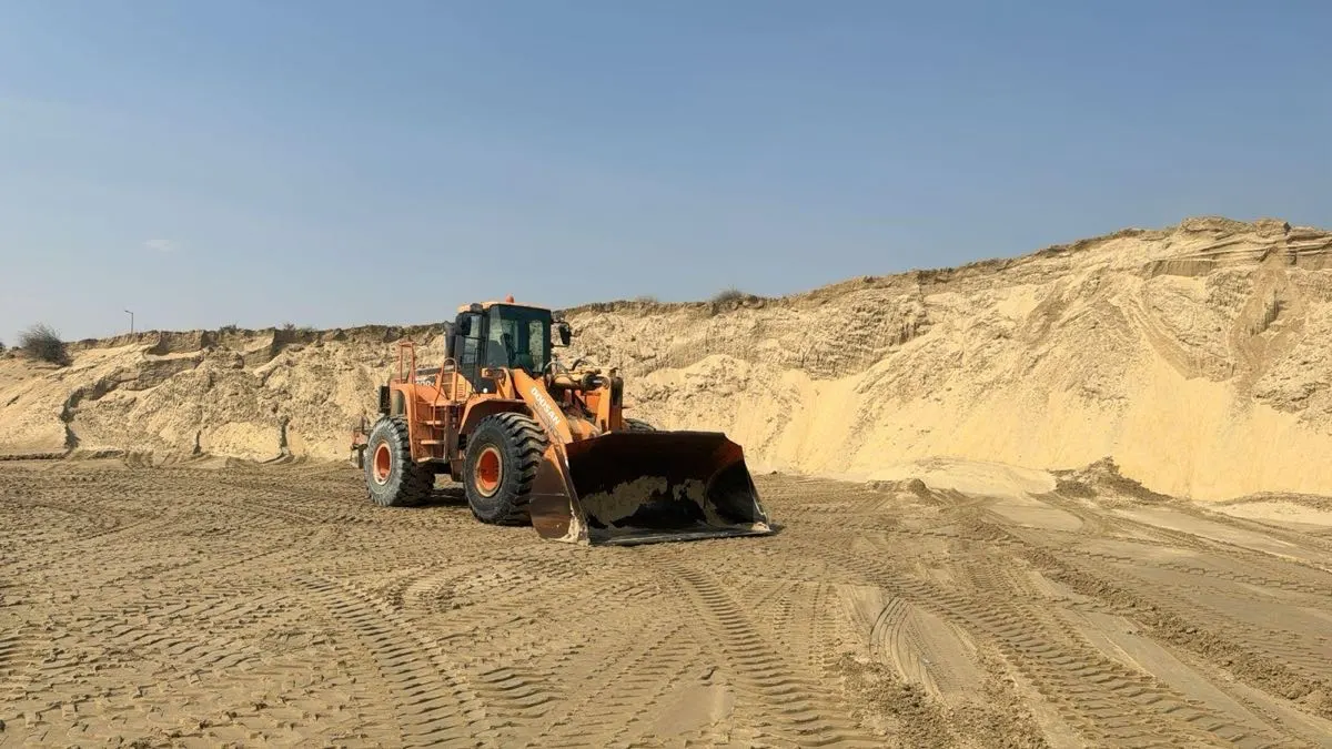 ضبط 85 معدة لنهل وتجريف الرمال من الأماكن الممنوعة بالدمام