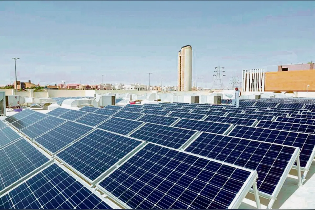 لوحات تحذيرية ومكتب هندسي.. 5 اشتراطات لتركيب «ألواح الطاقة الشمسية» بالمباني