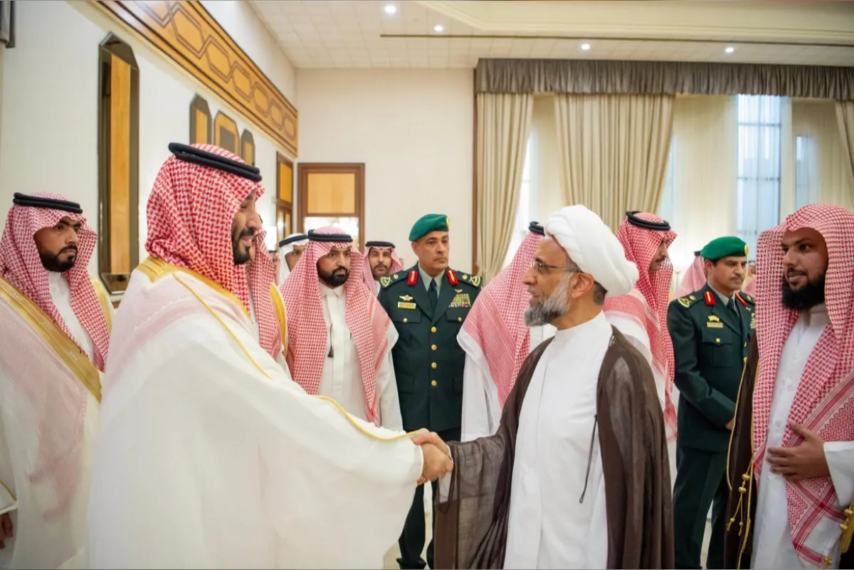 صور.. ولي العهد يستقبل في الشرقية الأمراء والمواطنين