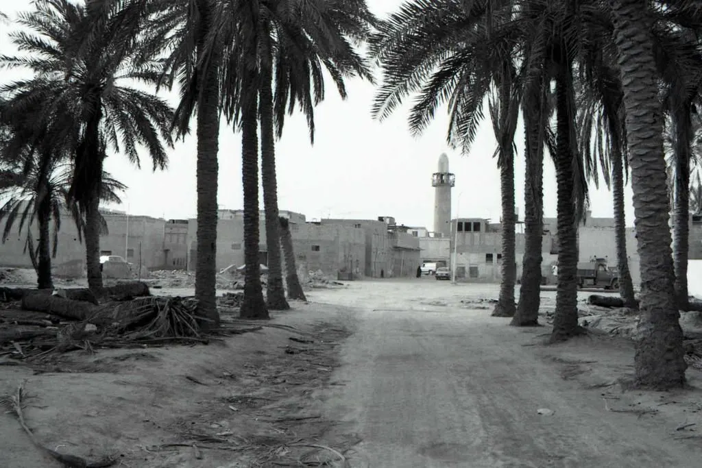 سيهات.. ”مسجد الإمام المهدي“ شاهدٌ على تاريخ 132 عامًا يهدم لإعادة إعماره