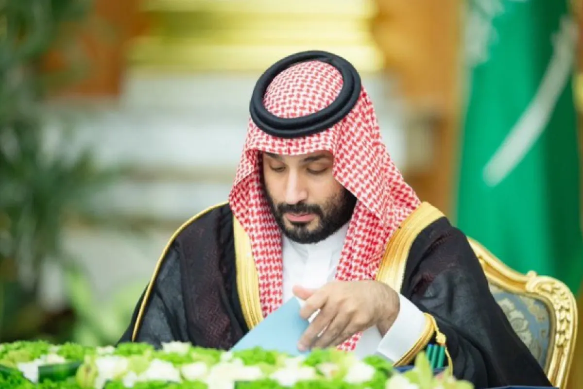 ولي العهد يطمئن الجميع على صحة خادم الحرمين الشريفين