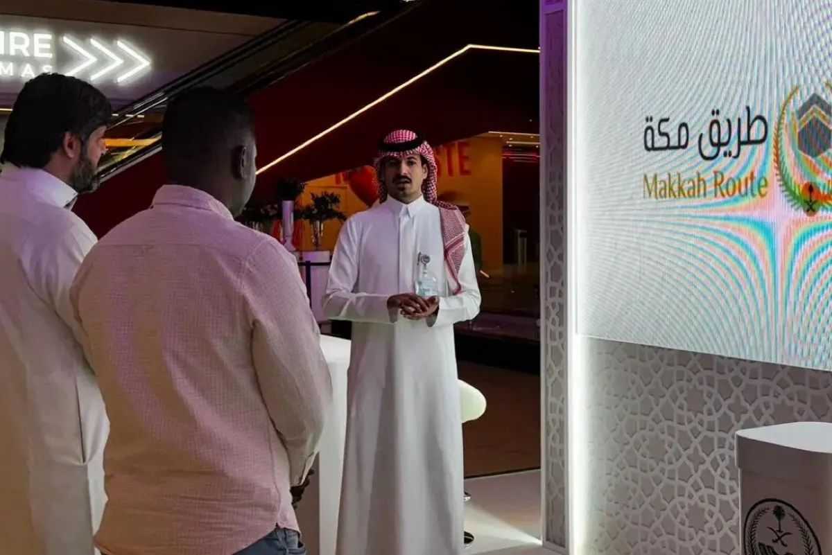 «لا حج بلا تصريح».. التعريف بخدمات «طريق مكة» عبر 11 مطارًا