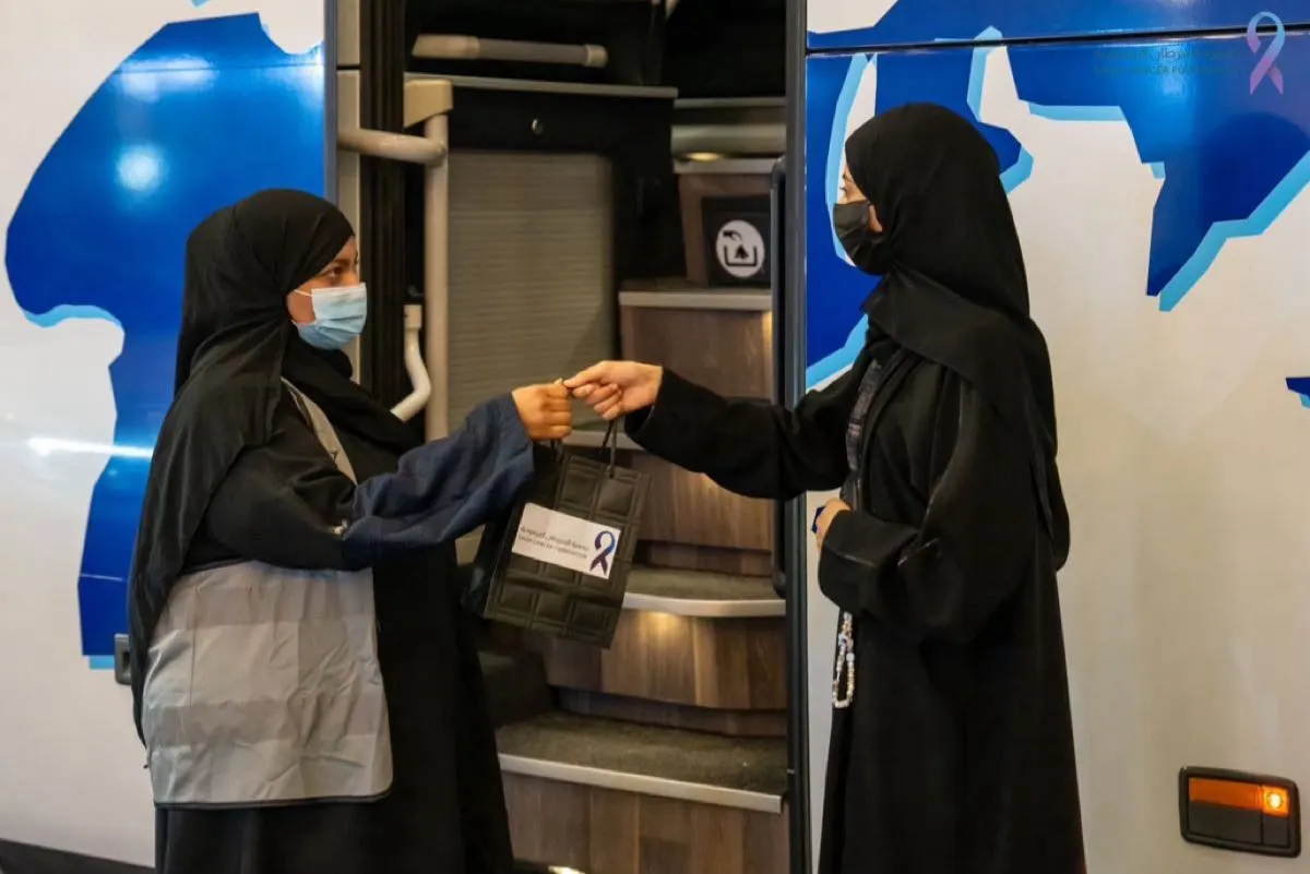 لواحة ومعالم الأحساء.. رحلة ترفيهية لـ 34 مستفيدًا من «جمعية السرطان»