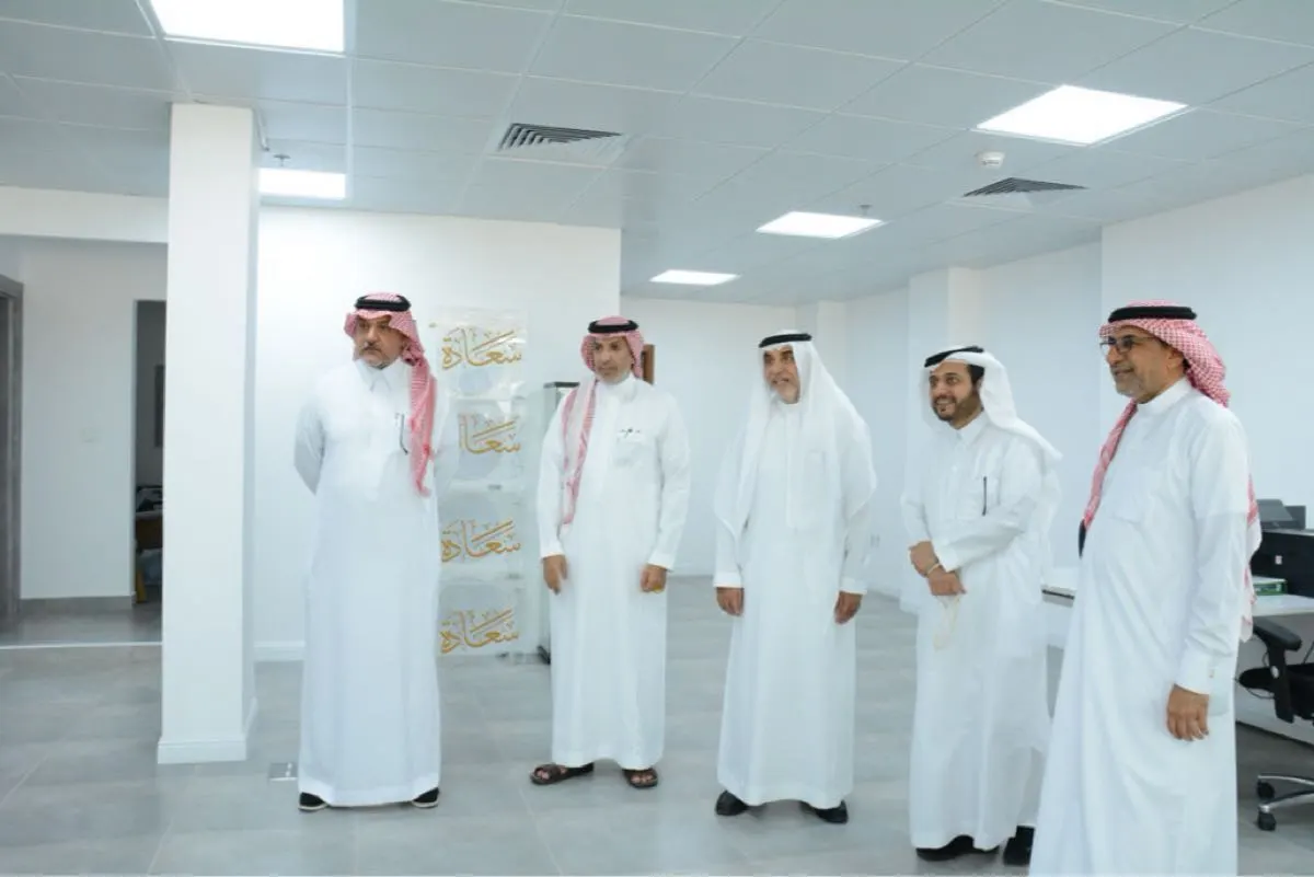 وفد «اجتماعي» يتعرف على توجهات «سعادة» الإستراتيجية