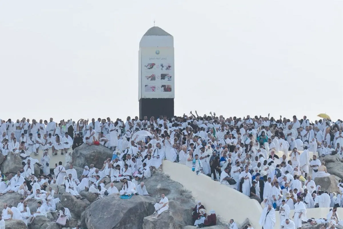 مهللين مكبرين.. 2,5 مليون حاج يتوافدون إلى مشعر عرفات لأداء الركن الأعظم