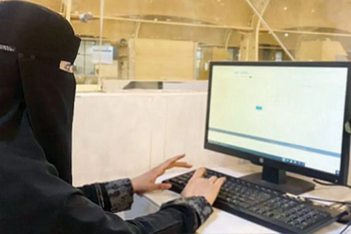 200 سيدة.. العنصر النسائي يبرز في إرشاد حافلات حجاج الخارج بمكة