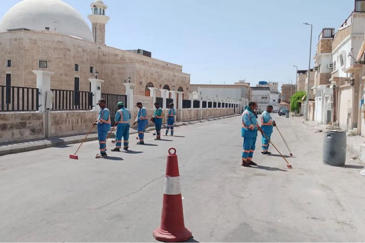 جولات رقابية وتنظيف الساحات.. ”الشرقية“ تتزين لاستقبال عيد الأضحى