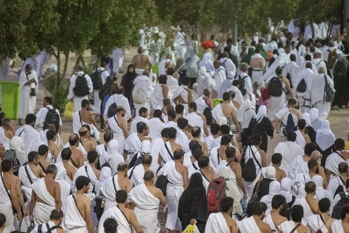 أخصائي قلب يحذر: تأخير شرب الماء في الحج قد يؤدي إلى فقدان الوعي