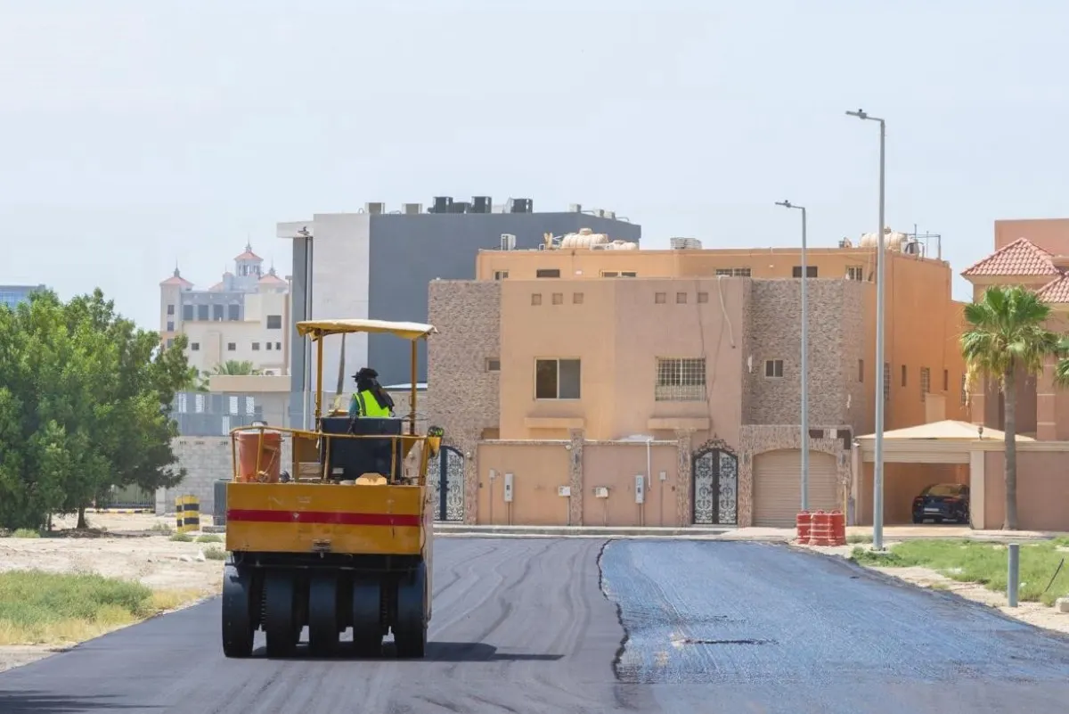 الخبر.. 80 مشروعًا تنمويًا لتطوير المخططات وتأهيل الطرق والحدائق