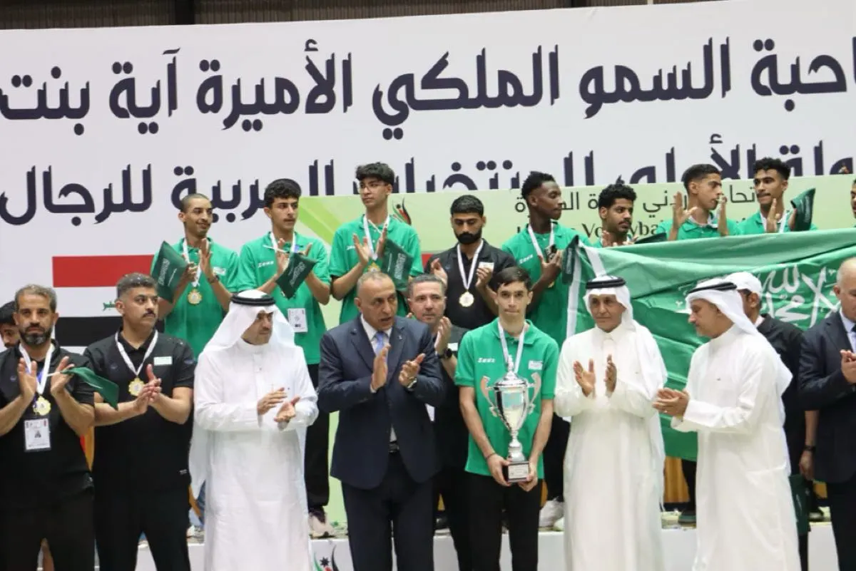 فاز بجميع مبارياته.. أخضر الطائرة يتوج بلقب البطولة العربية