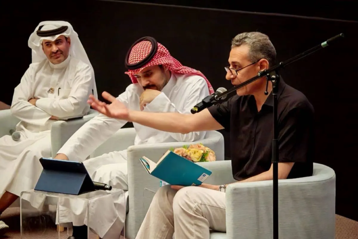 بالصور.. إثراء ووسم الثقافي يحتفيان بالشاعر الأطرش في جولة شرقية