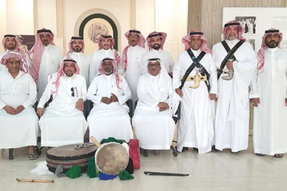 15 متدربًا على «أسس استخدام السيف» بـ «تراث الأحساء»