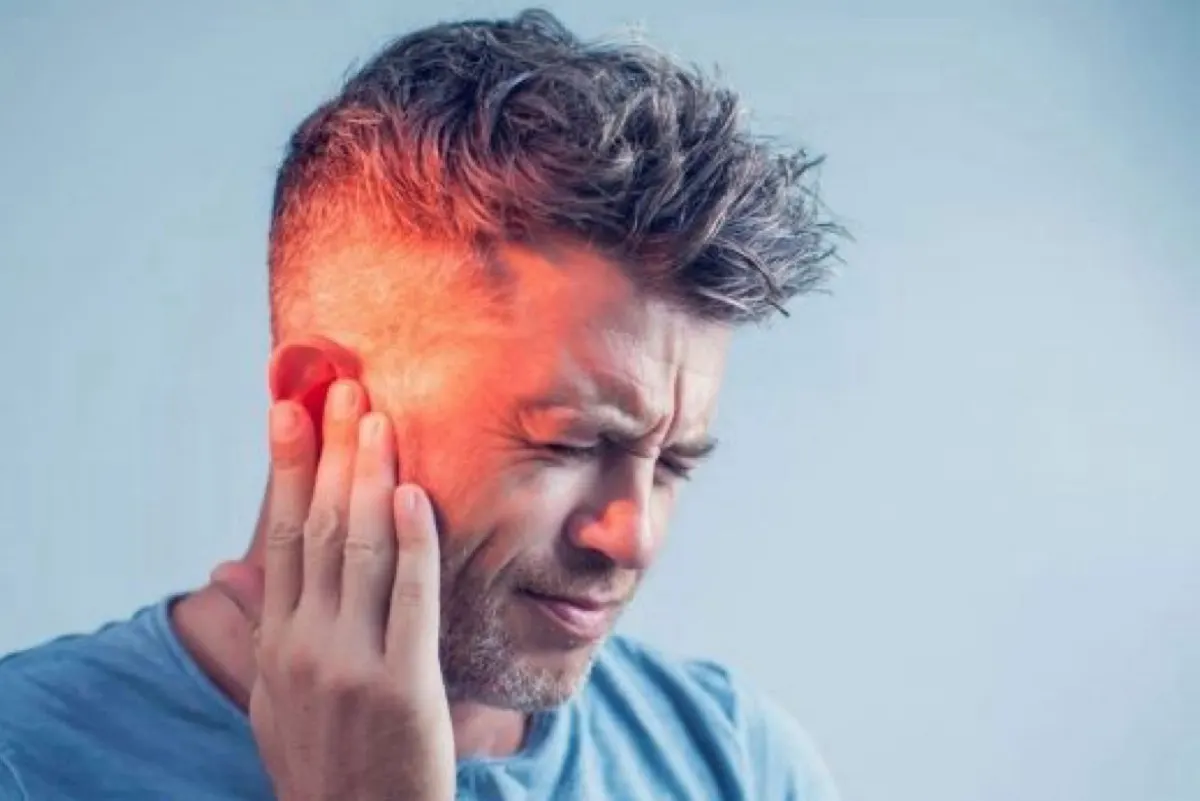 التهاب أذن مزمن قد يصيبك بشلل الوجه.. تعرف على أسبابه الخفية