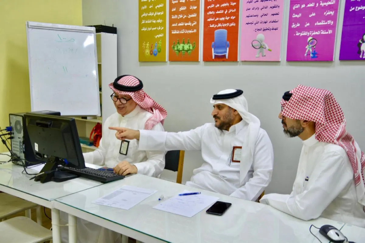 القطيف.. تخصيص لجنة لحل مشاكل التسجيل والنقل بين المدارس