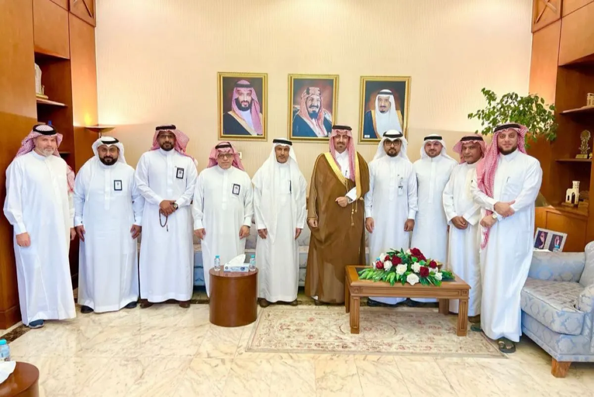 محافظ القطيف لـ «العوامية الخيرية»: ابتكروا أنماط عمل جديدة لمواكبة التطورات