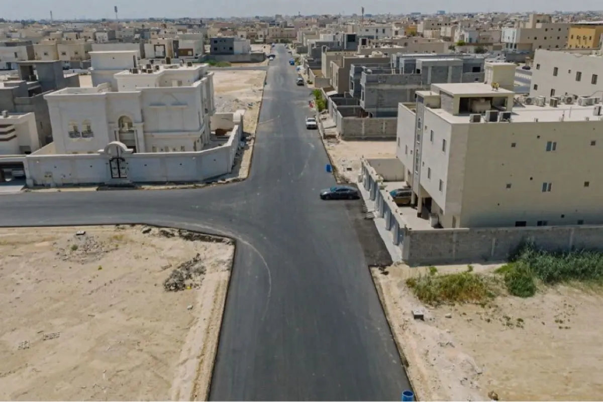 سفلتة 53000 م 2 من شوارع حي الجامعيين في تاروت