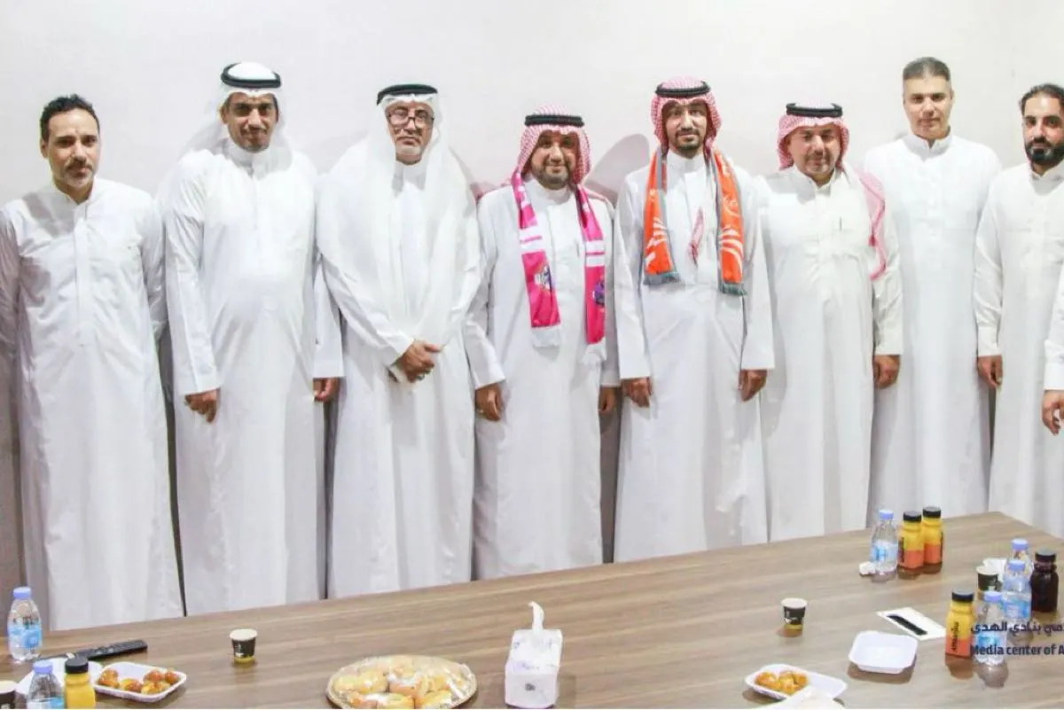 ”الهدى“ و”مضر“ يبحثان التعاون المشترك في لقاء رياضي بتاروت