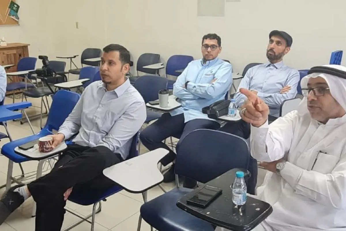 تدريب مدمج لبرامج الإنجليزية في «تقني القطيف»