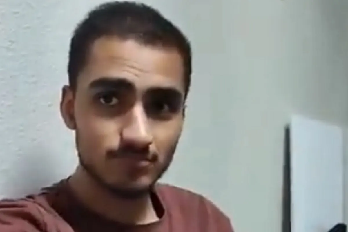 صفوى.. طالب ثانوي يفاجئ معلمه بالتحدث بـ 7 لغات