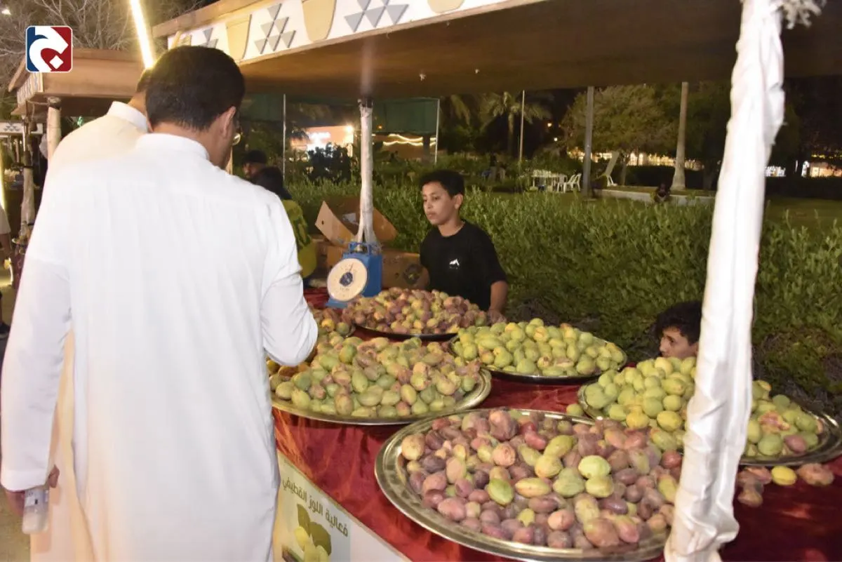 اللوز القطيفي يغزو أسواق الخليج.. وأسعاره تصل 150 ريالاً للكيلو
