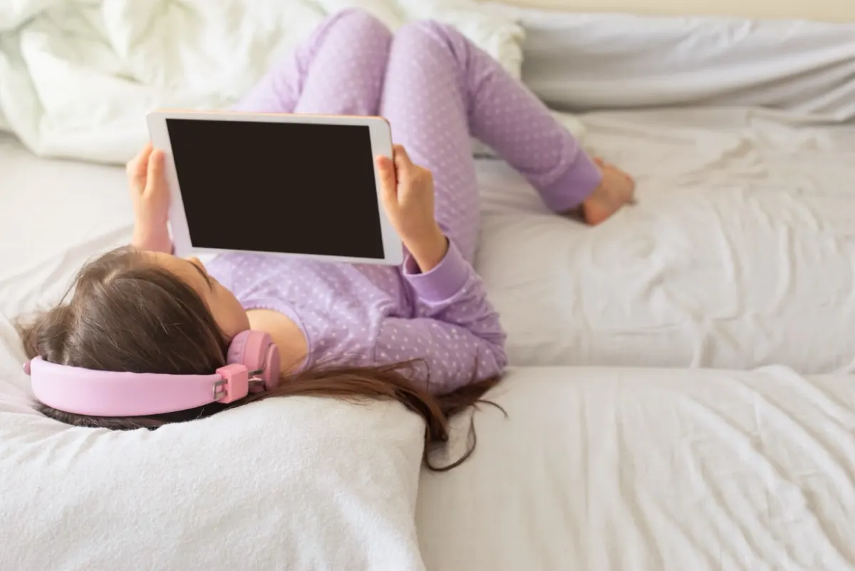 ”جيل الأيباد“.. 90% من أطفال المملكة يستخدمون الأجهزة التقنية يوميًا