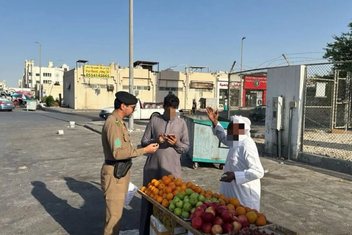 الشرقية.. رفع 6 أطنان خضار وفواكه من «الجائلة» في حي القزاز ومنطقة «سيكو»