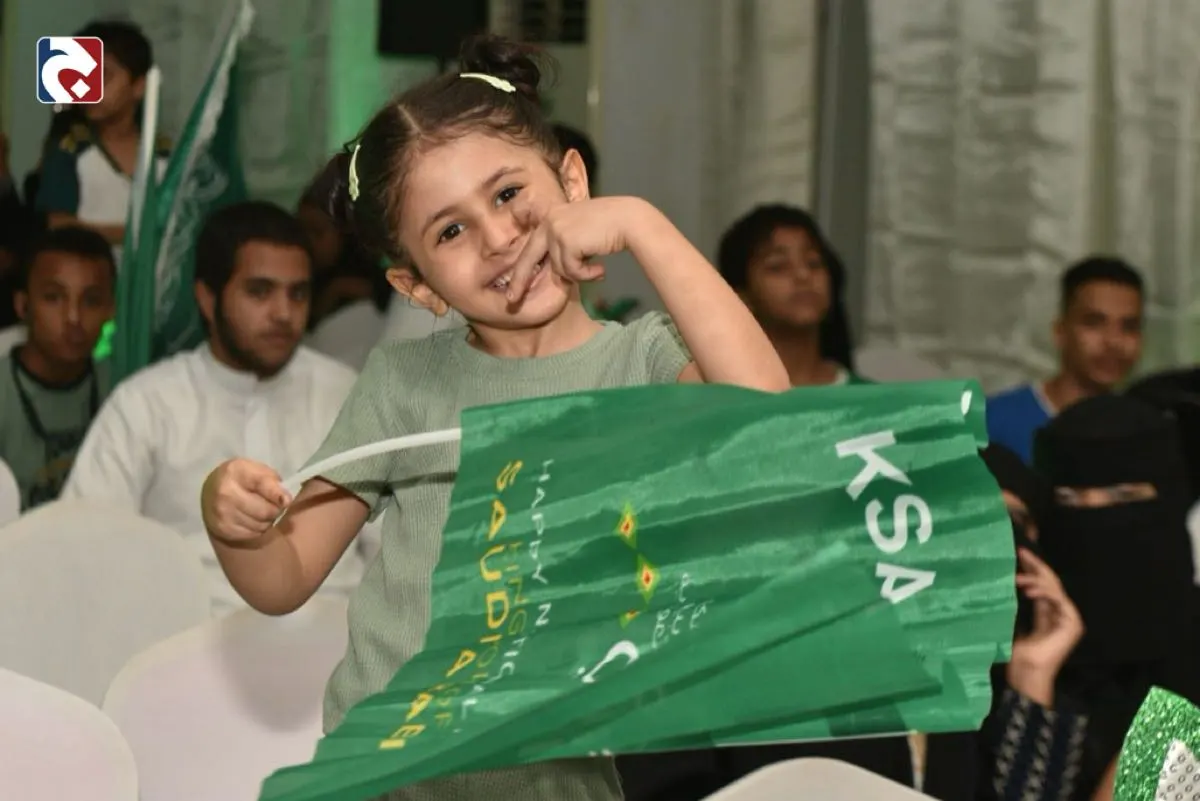 بالصور.. الدمام تحتفل باليوم الوطني 94 بمسيرات الهجن والعروض العسكرية